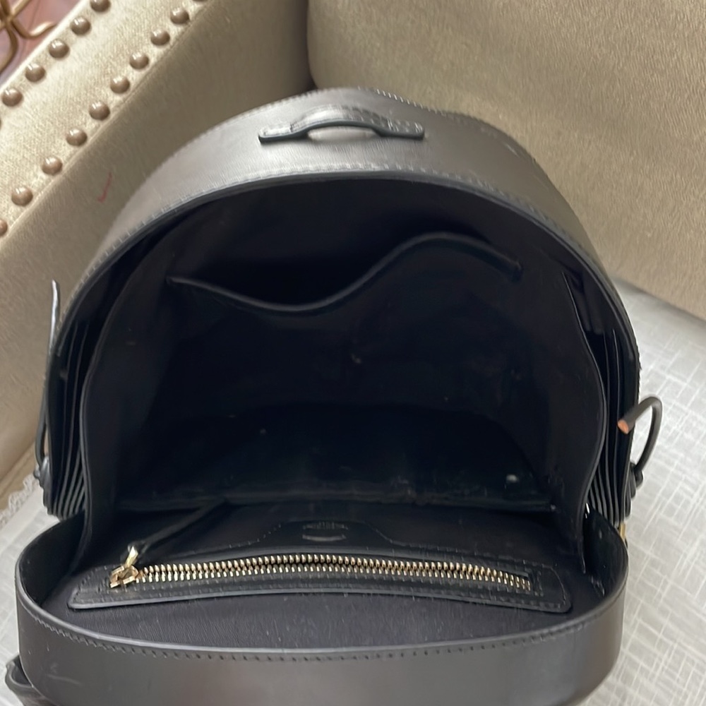 Backpack - Picture 6 of 6